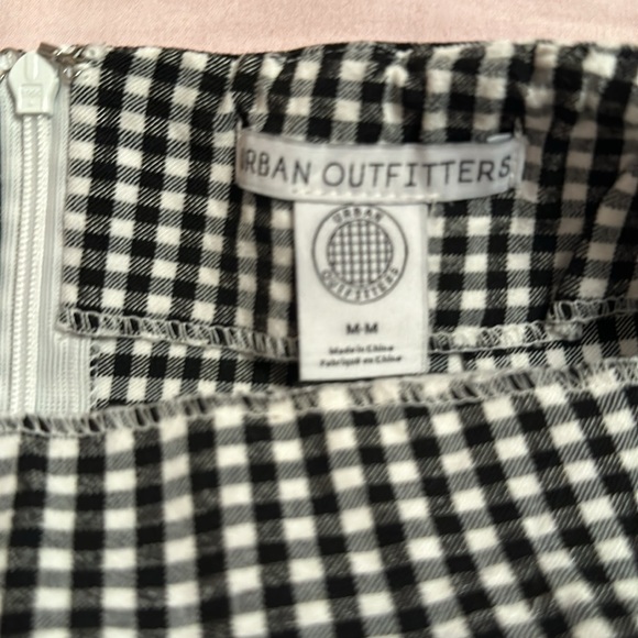 mini skirt - Picture 2 of 2